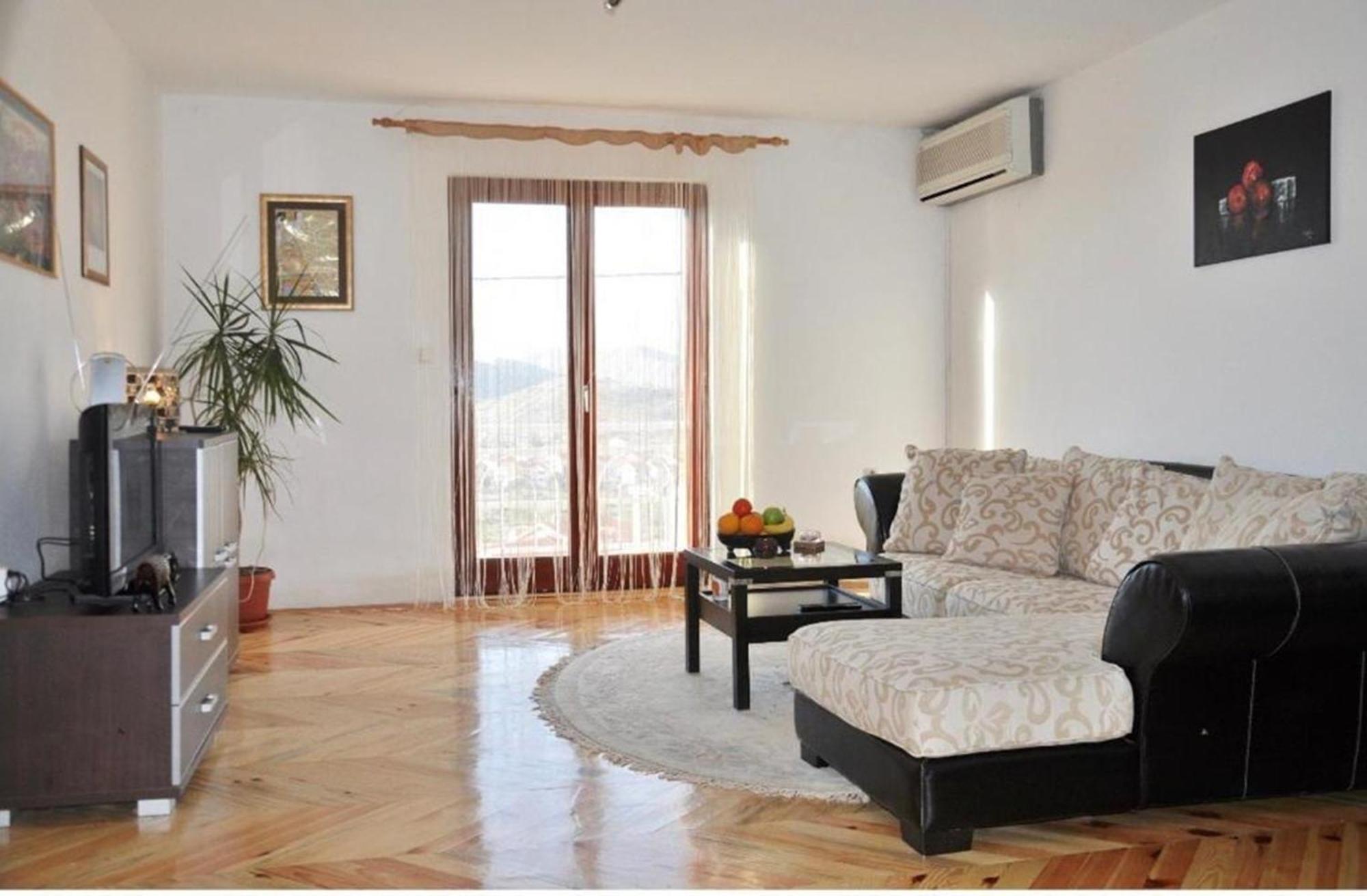 Nice View Apartment Ivanica Bagian luar foto